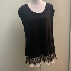 Cute black and white top.